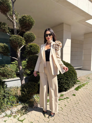 ROSE YELLOW SUIT