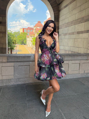 KISS ME ROSÉ – a dress with character
