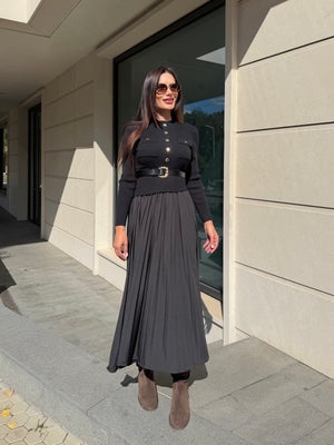 BLACK PLEATED DRESS – long pleated dress with belt