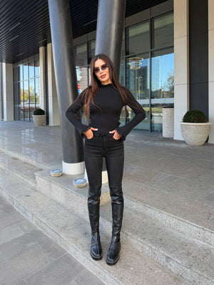 BLACK SLIM JEANS – black slim-fit jeans